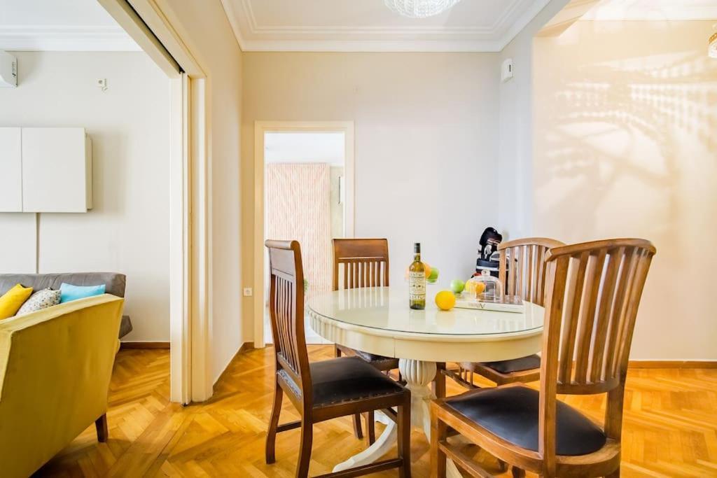 Emporikon Apartment Steps From Historic Center Atina Dış mekan fotoğraf