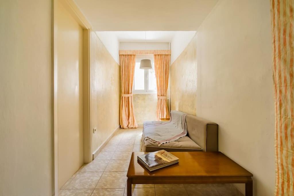 Emporikon Apartment Steps From Historic Center Atina Dış mekan fotoğraf
